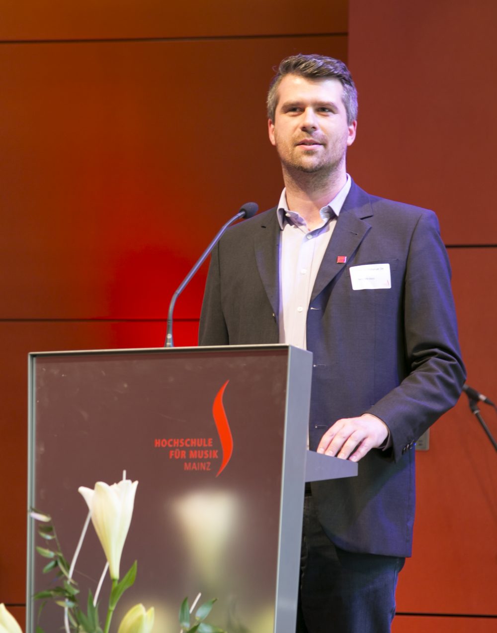 Rektor Prof. Dr. Immanuel Ott bei der Begrüßung der Gäste